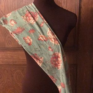 LulaRoe Leggings Green and pink floral